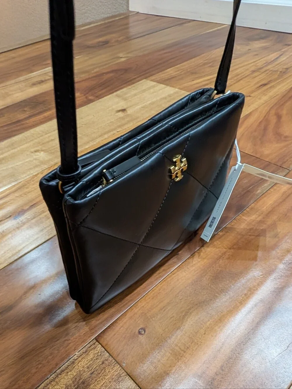Tory Burch item bag